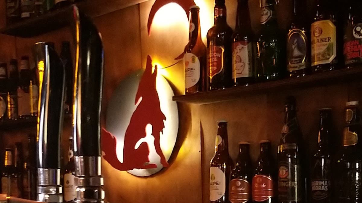 Interior do Coyote Rojo, bar de rock na Colonia Americana em Guadalajara