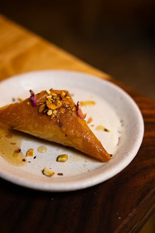 Platillo de cocina de Medio Oriente en restaurante Adamá, Oaxaca