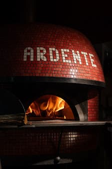Wood-fired oven at Ardente Pizzería Napoletana, Jardines del Pedregal