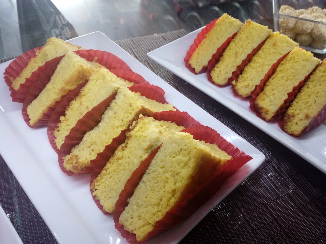 Cafetería Coffee Break con clientes a primera hora