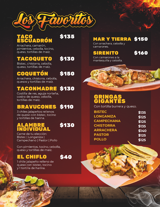 Tacos de piña en Taquitos El Escuadrón, servidos en una bandeja de madera con una michelada al lado